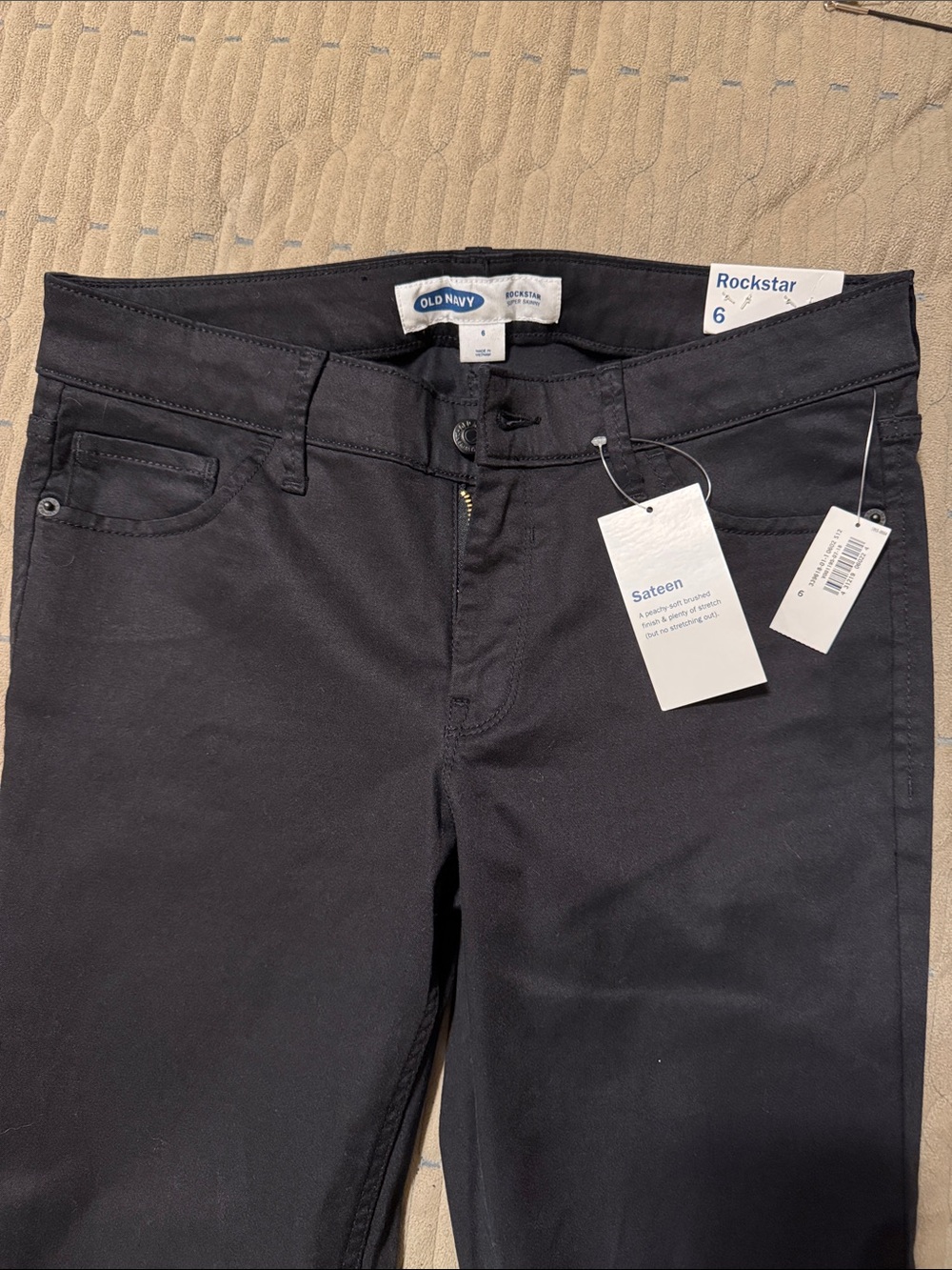 Old Navy Women's Rockstar Sateen Super Skinny Jeans - Black